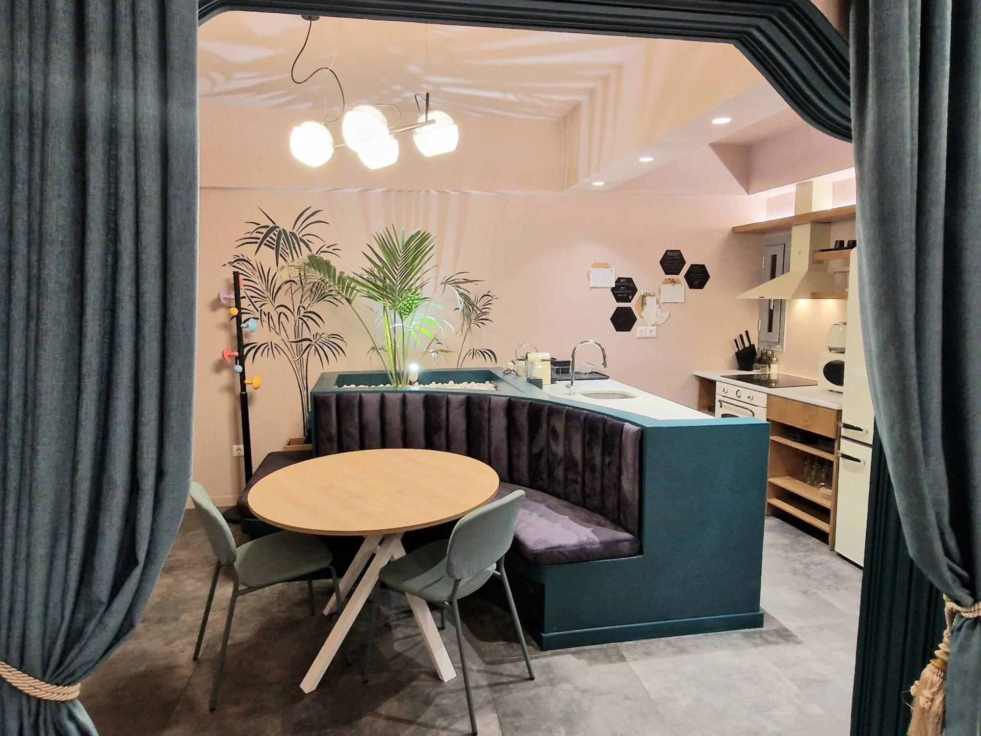 Secret Garden Downtown Apartment Athens Ngoại thất bức ảnh